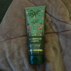 bath & body works lotion UNUSED.